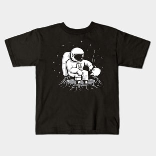 After walking on moon Kids T-Shirt